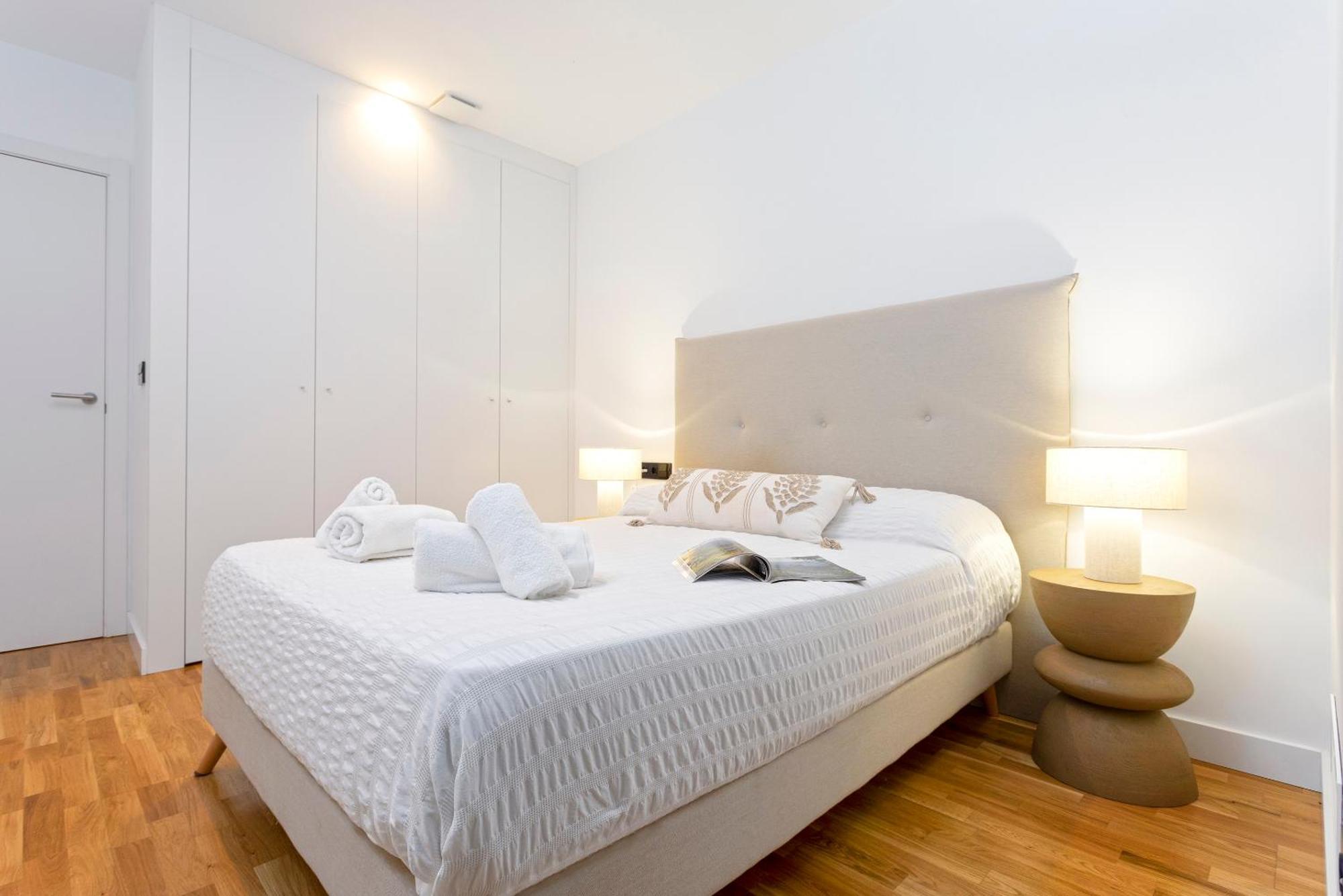 Malagueta Beach Front Luxury Apartment By Rent Me Малага Екстериор снимка