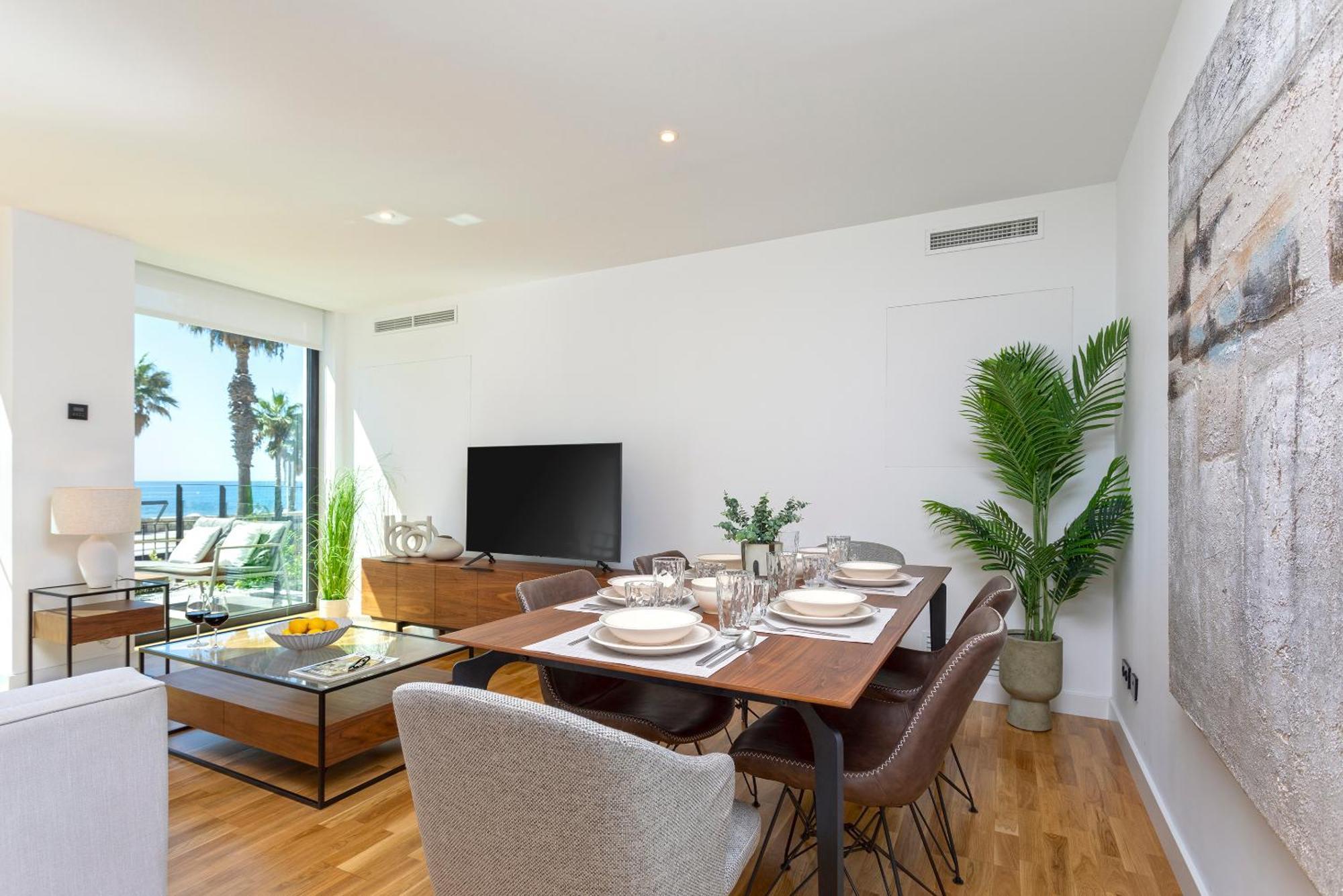 Malagueta Beach Front Luxury Apartment By Rent Me Малага Екстериор снимка